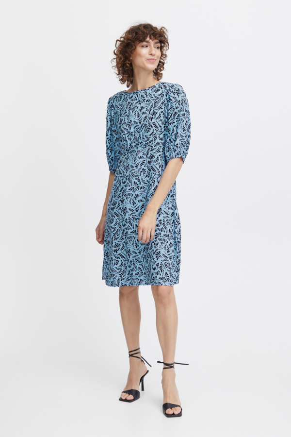 b. young JOELLA SMOCK JURK vista blauw met print