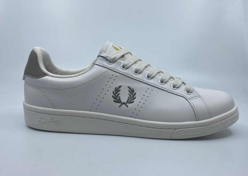 FRED PERRY Veterschoenen sneeuwwit-warm grijs