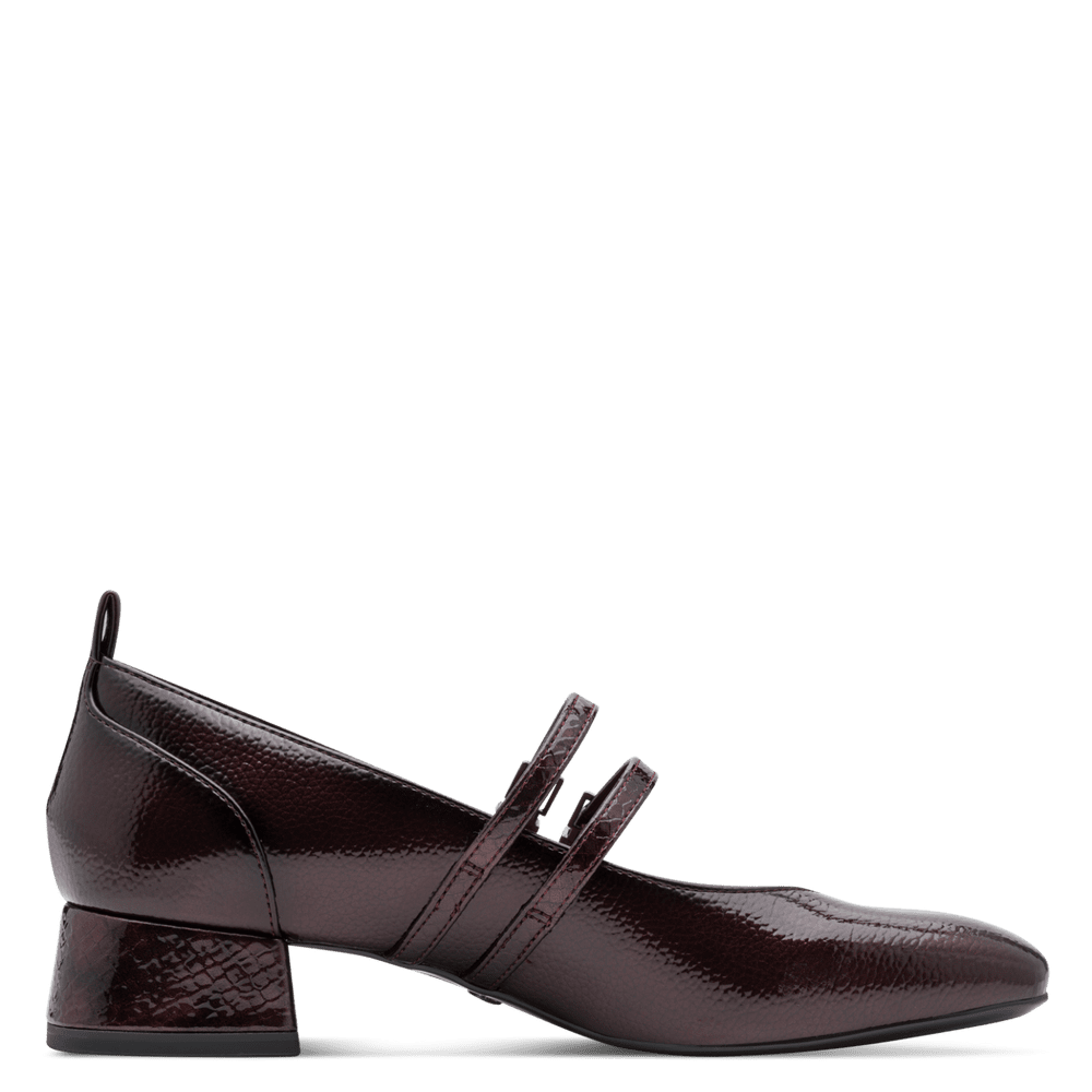 Tamaris bordeauxrode pump laklook en een blokhak merlot comb